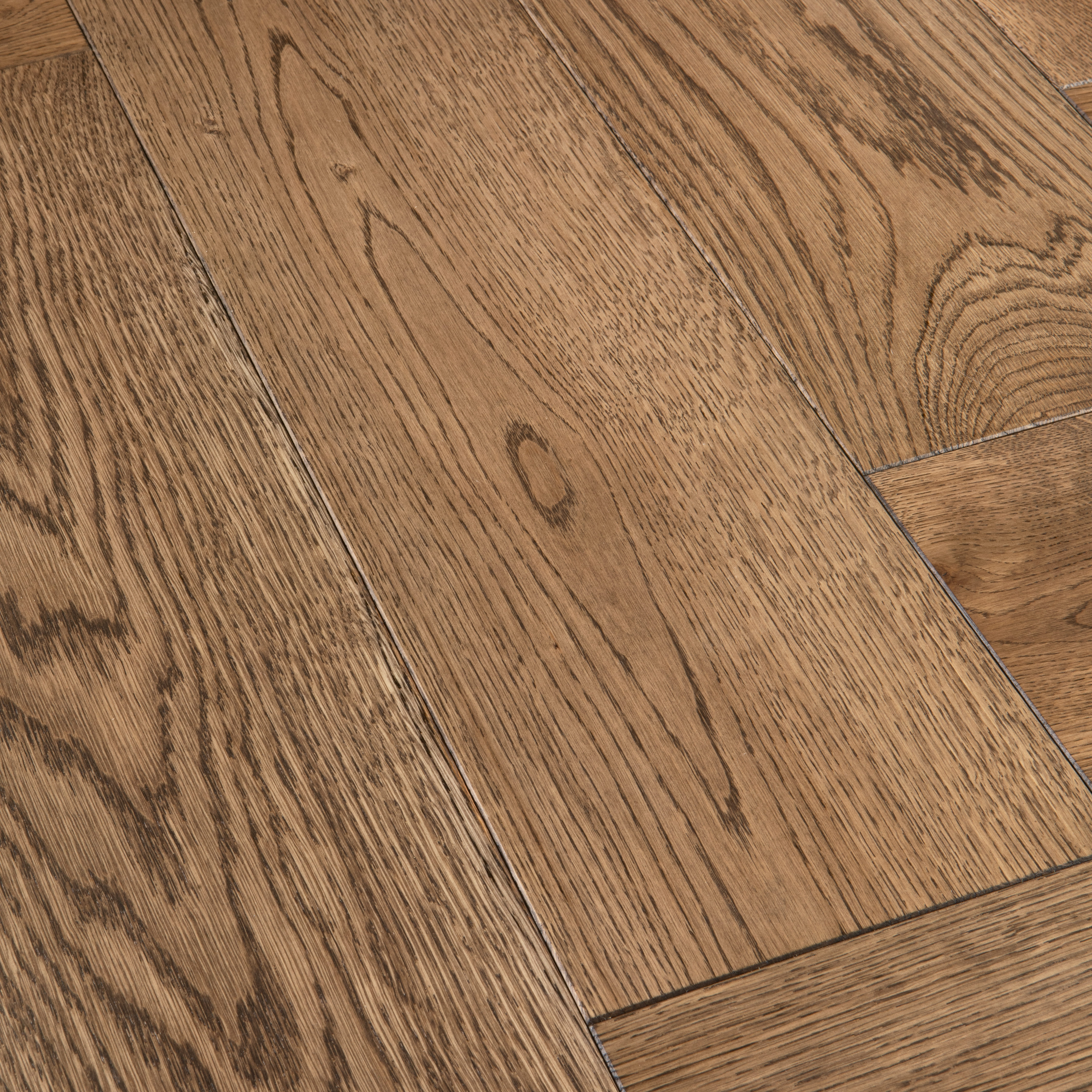 Инженерная доска Епаркет Дуб Milk Chocolate рустик лак венгерская елка 540×90×15 Инженерная доска Епаркет Дуб Milk Chocolate рустик лак венгерская елка 540×90×15